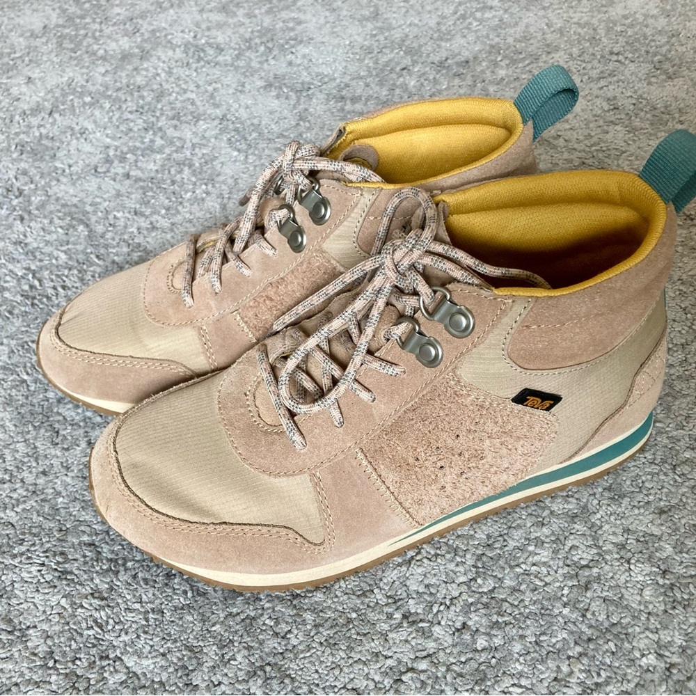 Teva Highside ‘84 Boots Size 8 Sand dune